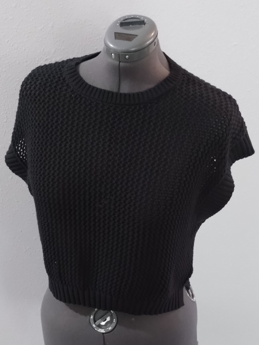 CeCe Textured Knit Short Sleeve Black Sweater
